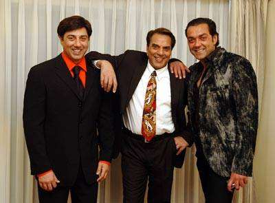 Bobby Deol lives in a joint family.